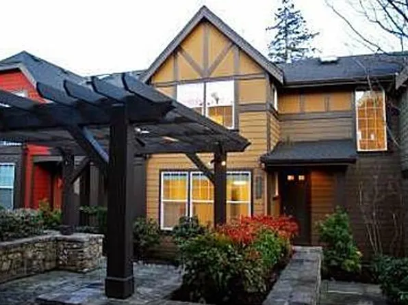 7123 NE Rocky Brook St, Hillsboro, OR 97124