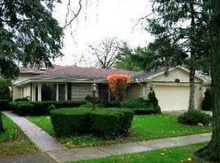 1100 Granville Ave, Park Ridge, IL 60068