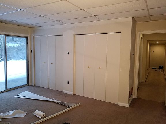 Main BR w/2 double closets