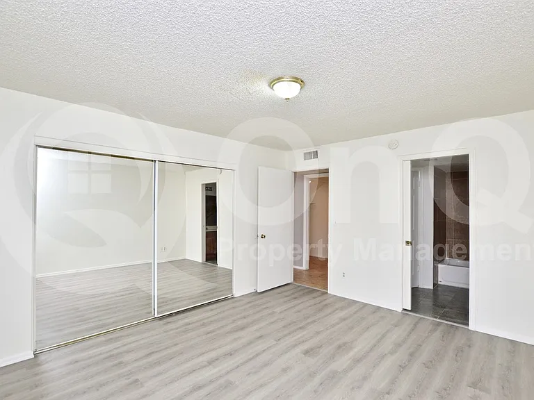 10026 W Roma Ave — Photo 15