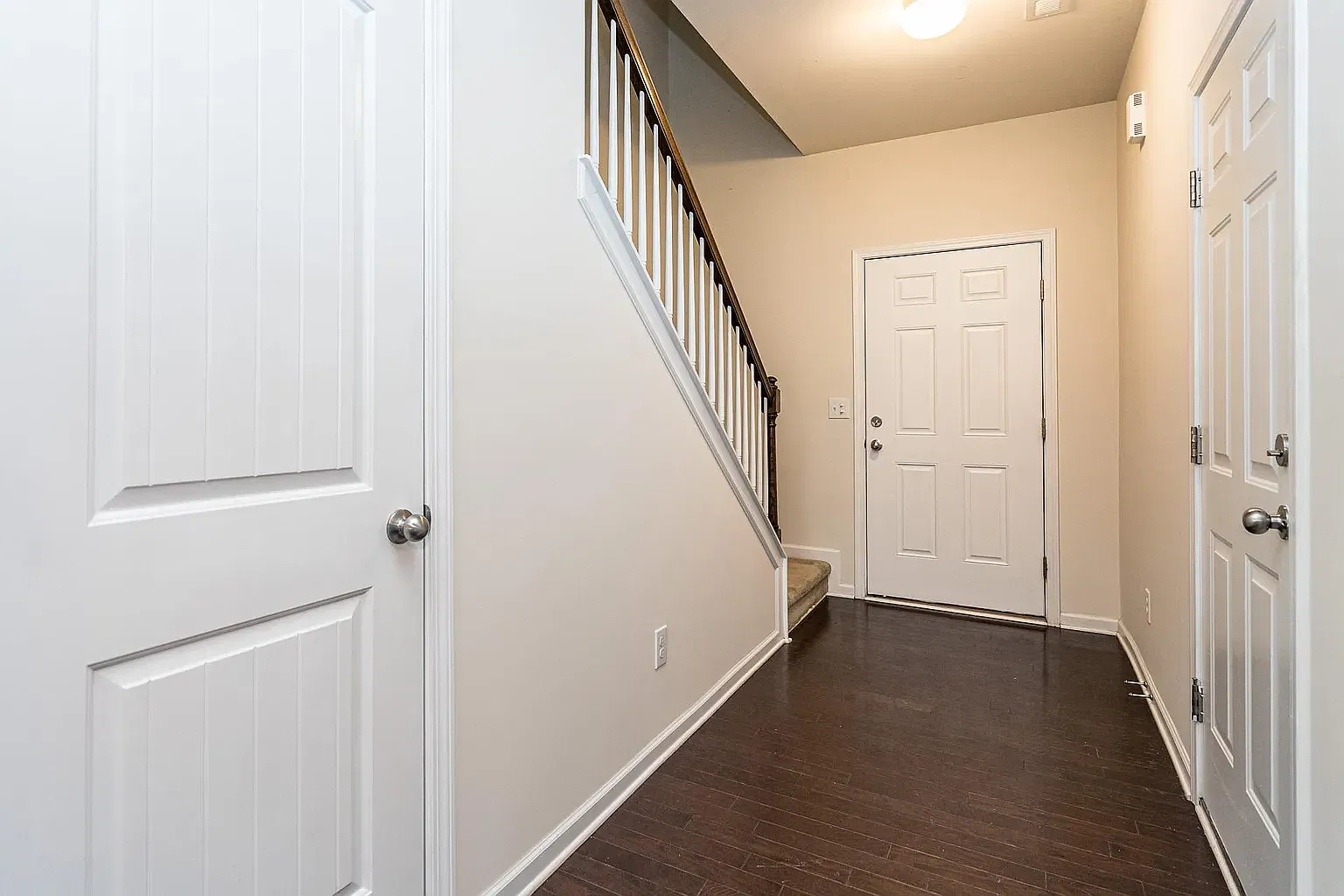 4 bed, 2.5 bath, 2350 sqft, $2,300 — Photo 4
