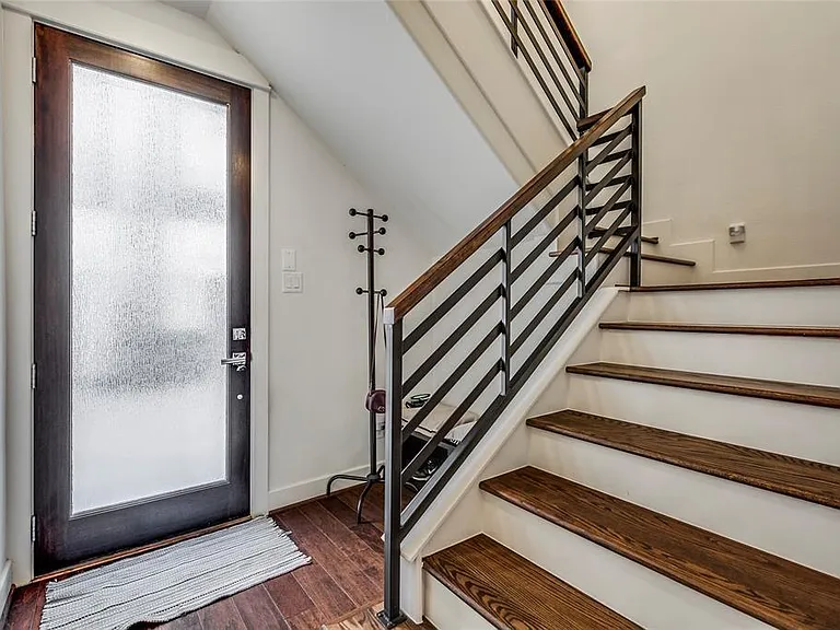 2612 Polk Ave #B — Photo 3