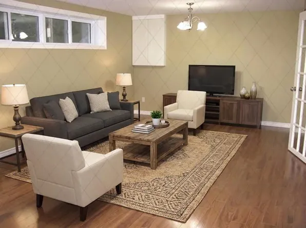 105 Bayview Pkwy #B, Newmarket, ON L3Y 3W2