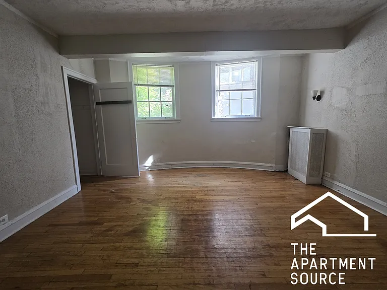911 Elmwood Ave #GARDEN — Photo 2