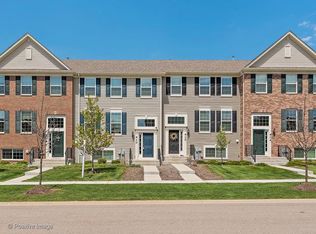 410 Town Center Blvd, Gilberts, IL 60136