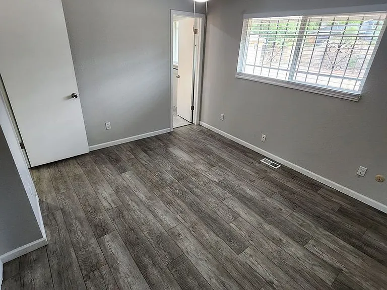 313 S Chelton Rd — Photo 10