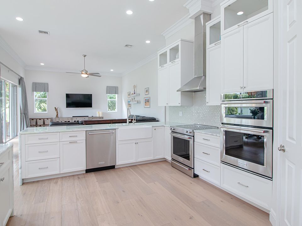 1st image of 11686 Windsor Bay Pl