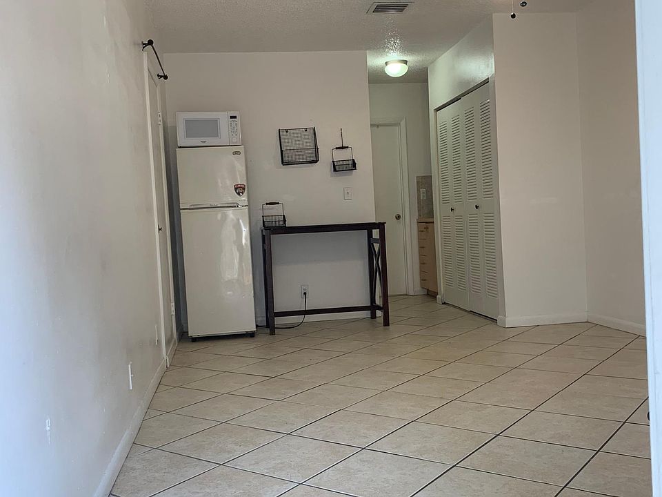 1st image of 2337 SW 17th Ave