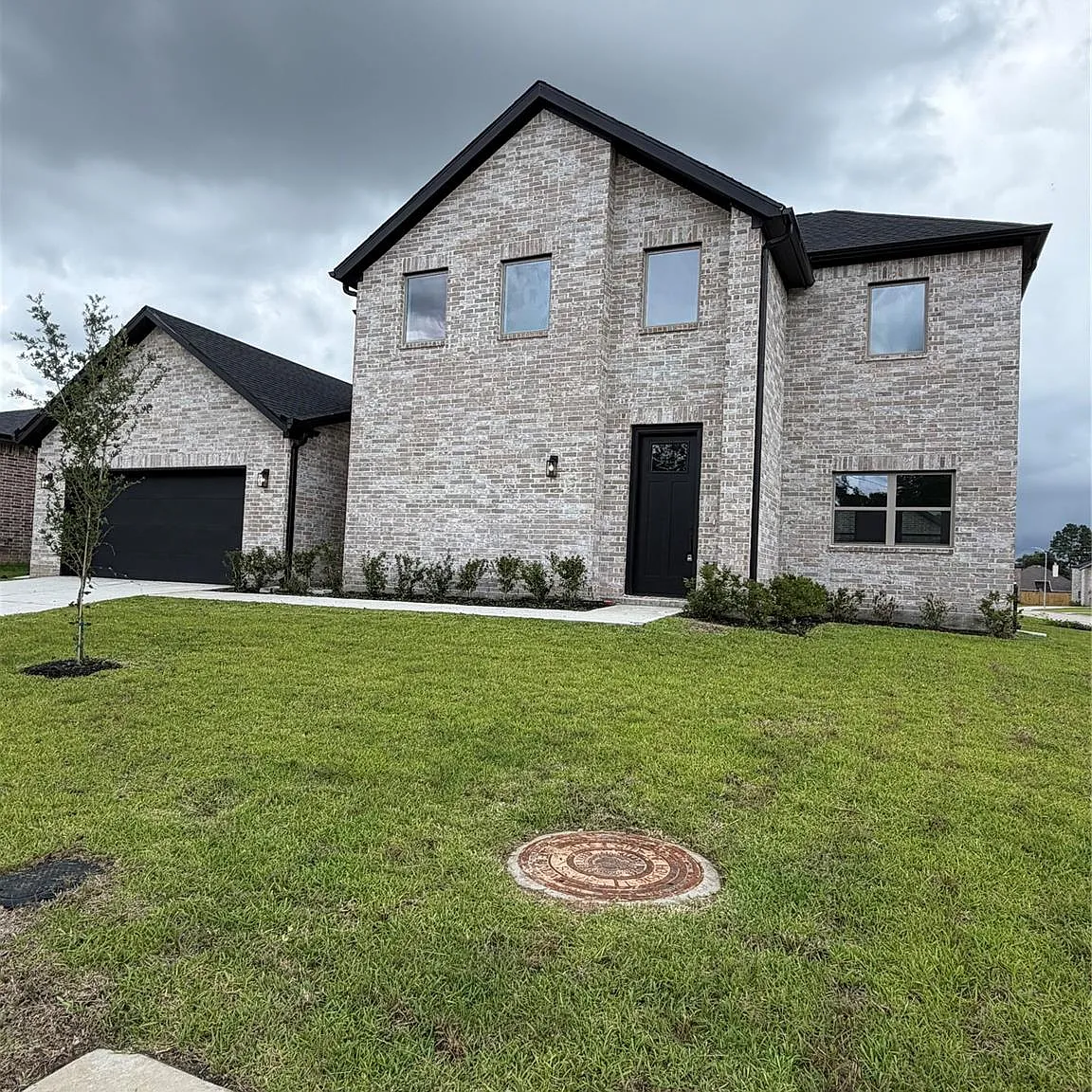 3 bed, 2.5 bath, 2243 sqft, $2,700 — Photo 3
