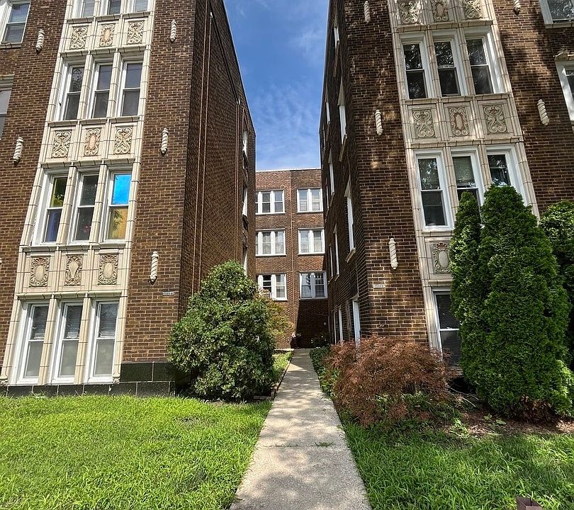 1st image of 2840 W Addison St APT 3S