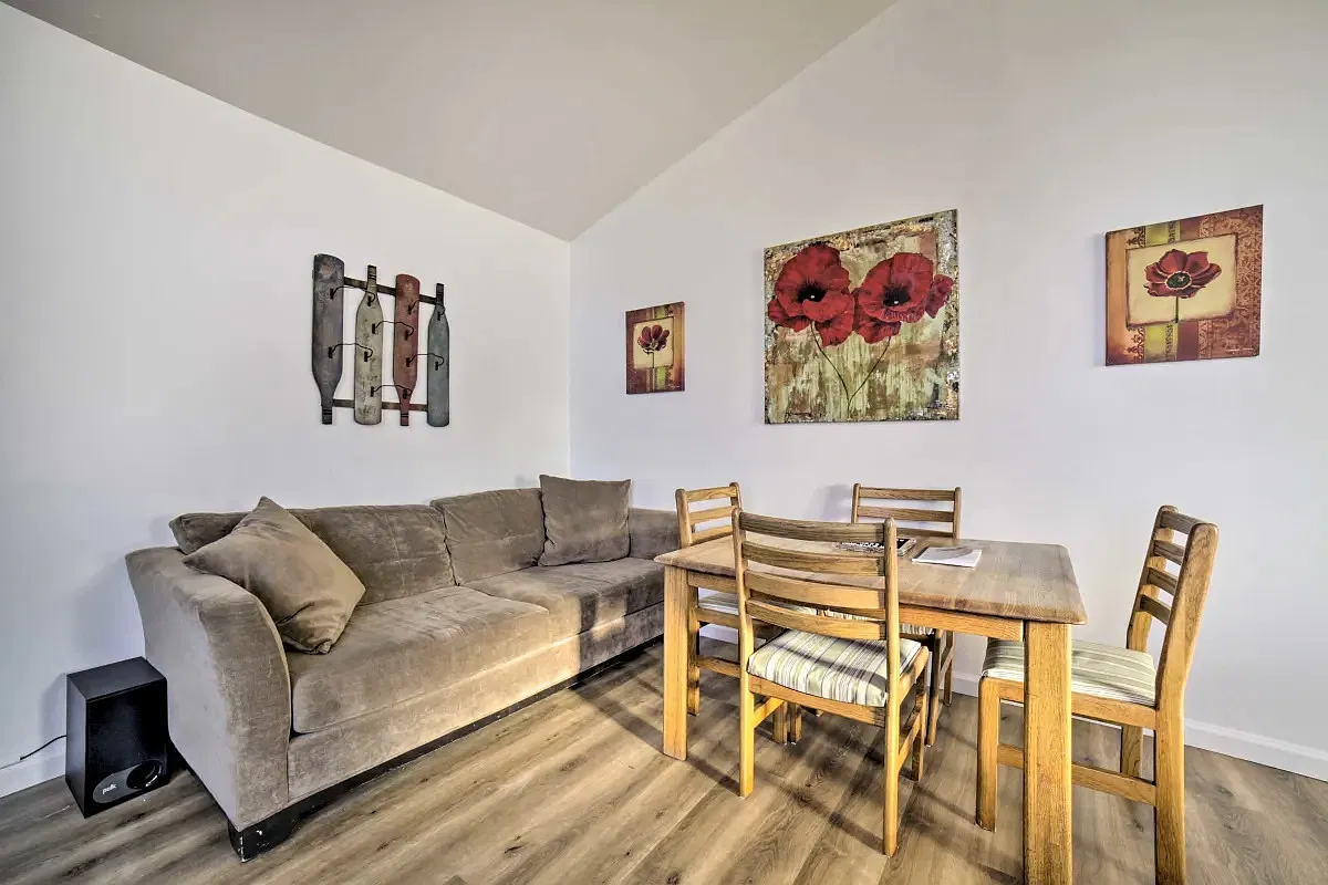 2 bed, 1230 sqft, $2,300 — Photo 2