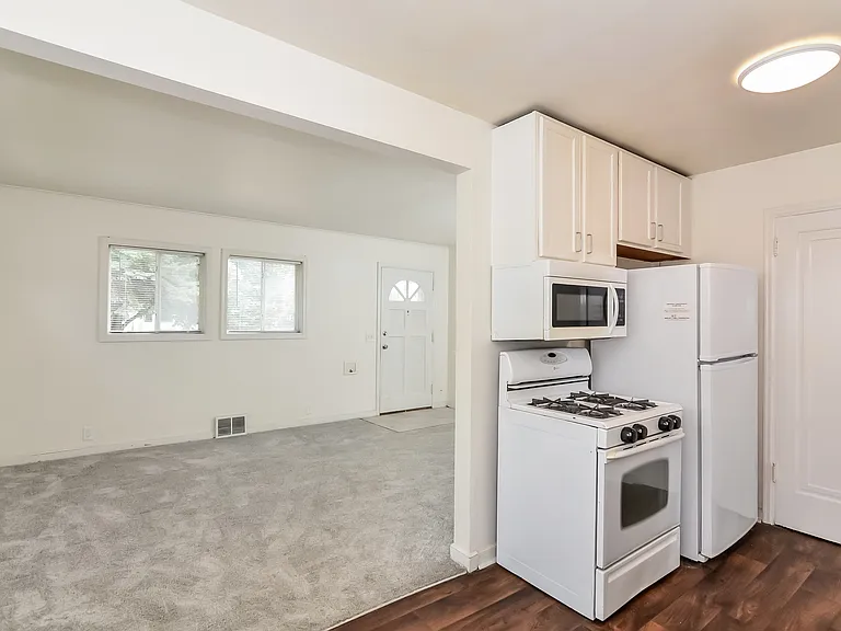 4003 Welcome Ave N #4003 — Photo 5