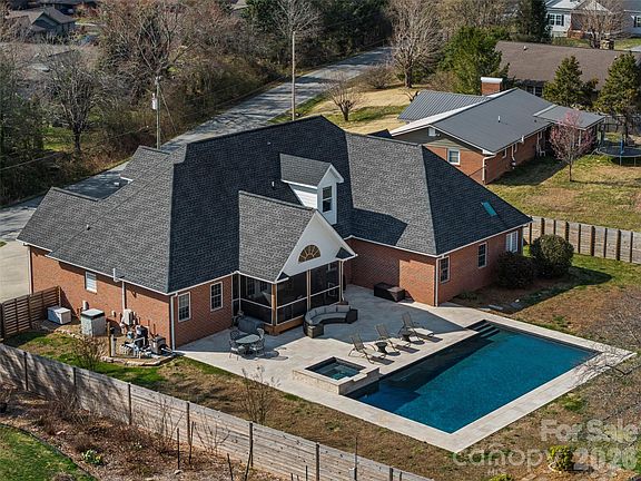 2nd image of 719 Neely Rd