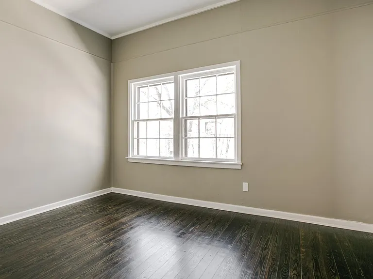 2921 Livingston Ave — Photo 13