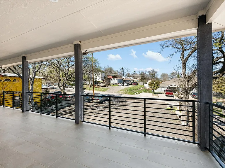 15407 Armstrong Ave — Photo 7