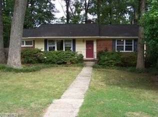 2001 Queens Ct, Greensboro, NC 27408