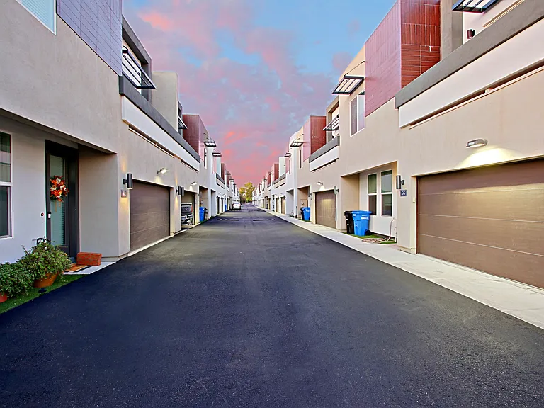 Luxana Apartments — Photo 7