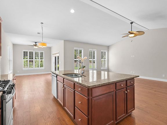 4th image of 1801 Orchard Dr.