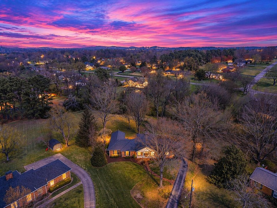 1st image of 8012 Knoll Ct