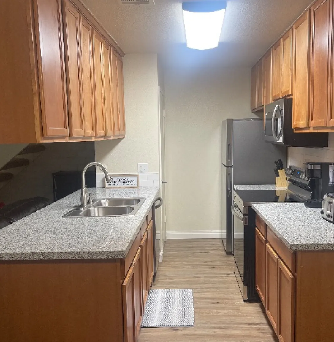 2 bed, 843 sqft, $1,600 — Photo 1
