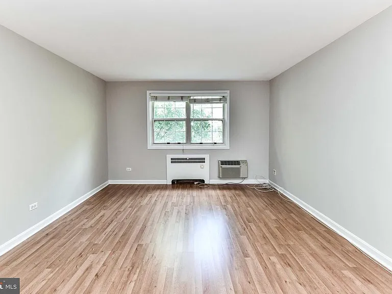 4358 N Pershing Dr #4 — Photo 11