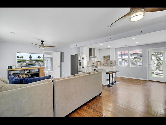 3rd image of 4706 Holbird Dr