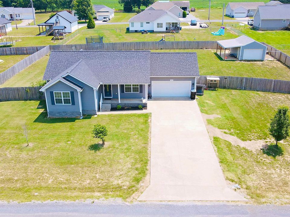 132 Fieldcrest Dr, Cadiz, KY 42211 MLS 122407 Zillow