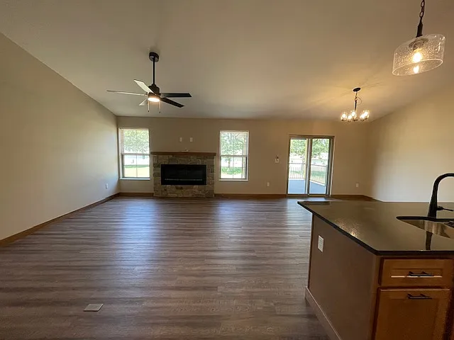 3 bed, 2000 sqft, $2,850 — Photo 2