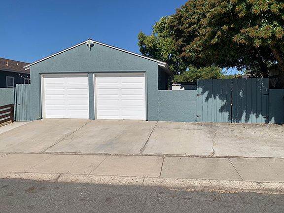4th image of 3903 Casita Way