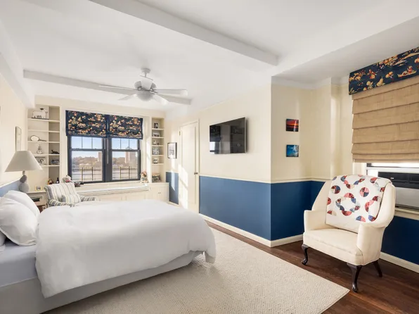 33 Riverside Drive image 11 of 18