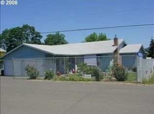 290 SE Grape Ave, Winston, OR 97496