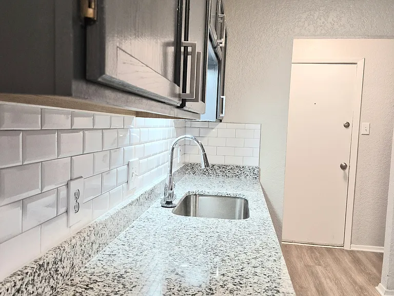 1701 San Rafael St — Photo 4