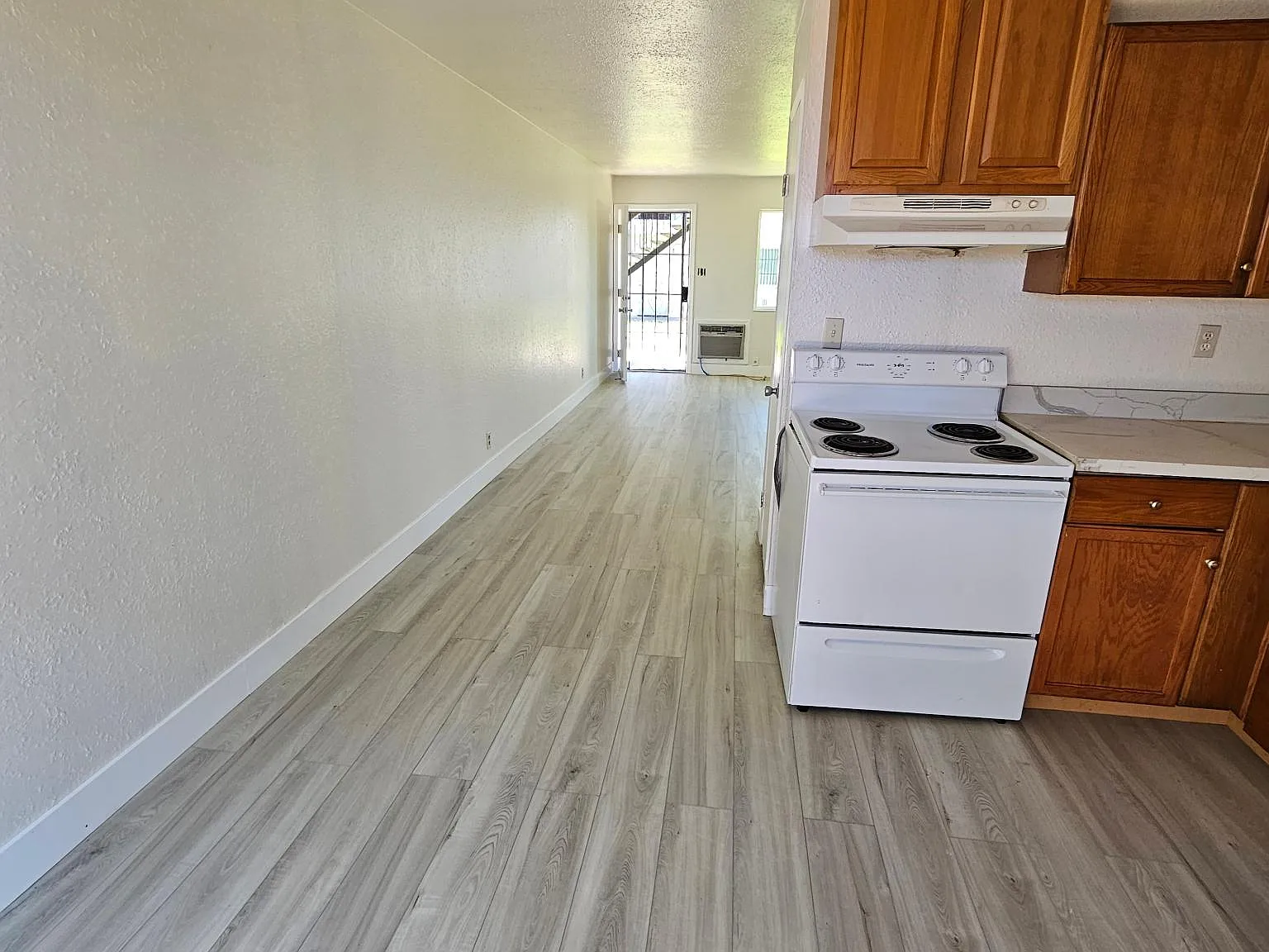 1512 Sycamore Dr — Photo 4