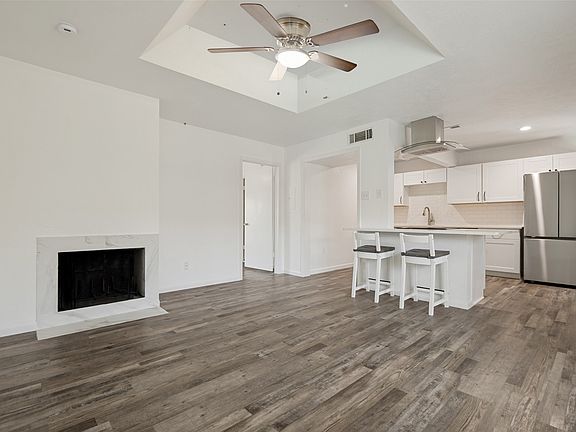 5th image of 4317 Hartford St APT 204