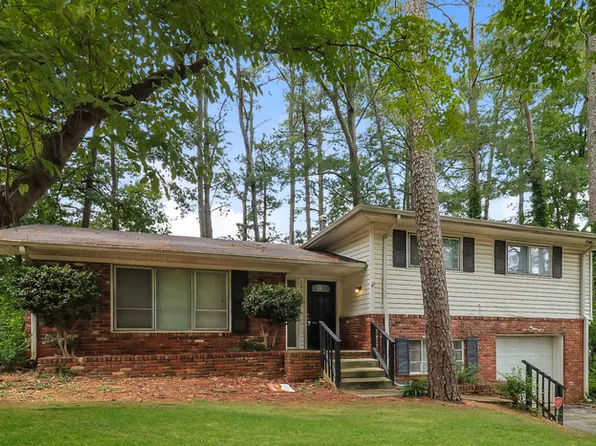 3025 McKenzie Dr, East Pt, GA 30344