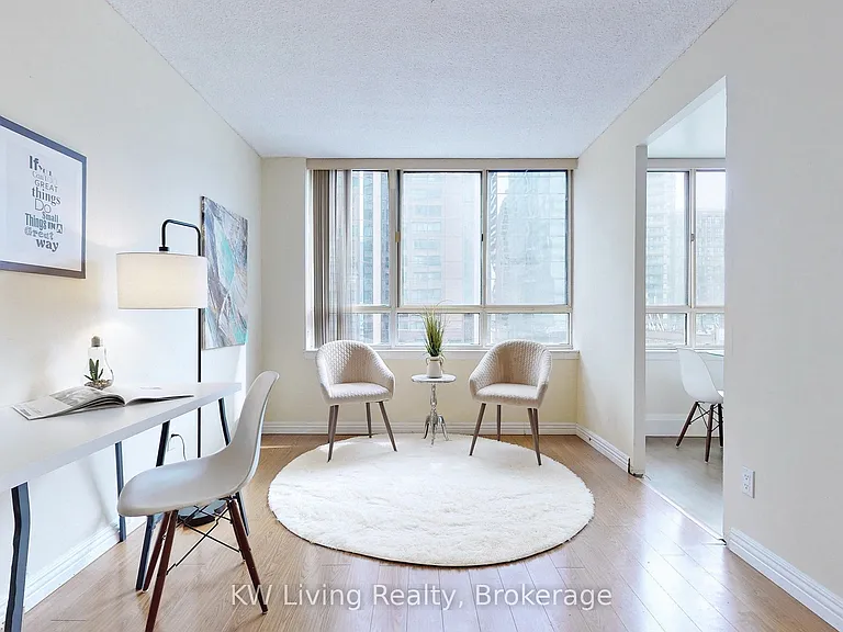 633 Bay St #814 — Photo 16