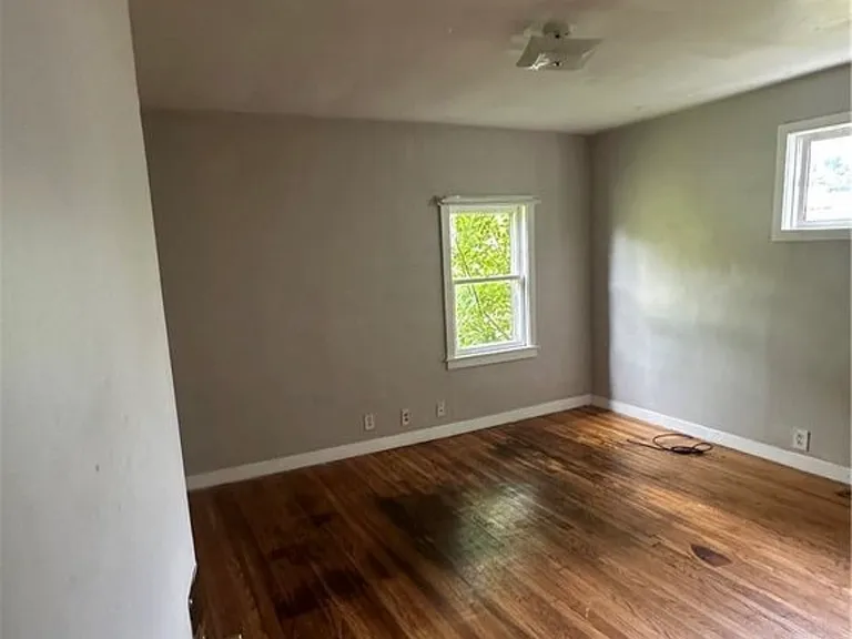 114 Hovey St — Photo 8