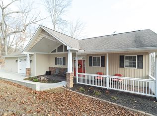 225 Fox Lake Ln, La Follette, TN 37766