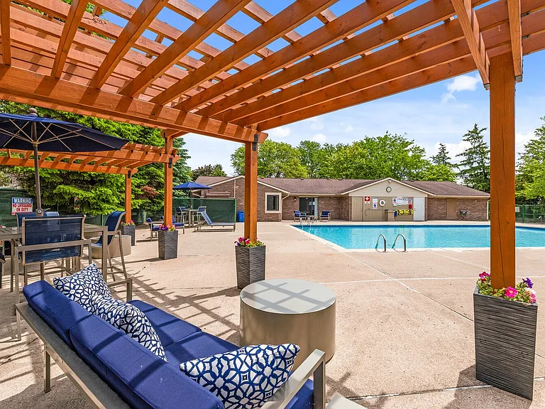 Reserve At Westland - Westland, MI — Photo 19