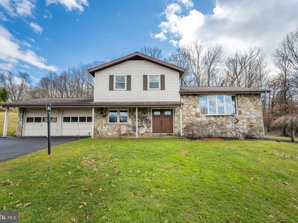 10 Sunset Dr, Oakland, MD 21550