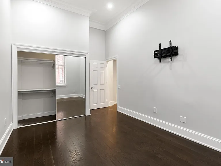 12 S Letitia St #16-105 — Photo 21