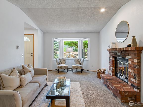 5th image of 11215 89th Avenue Ct E