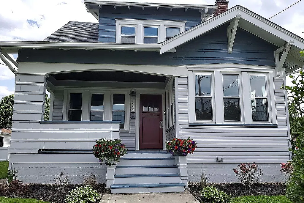 1931 Irwin St photo 1
