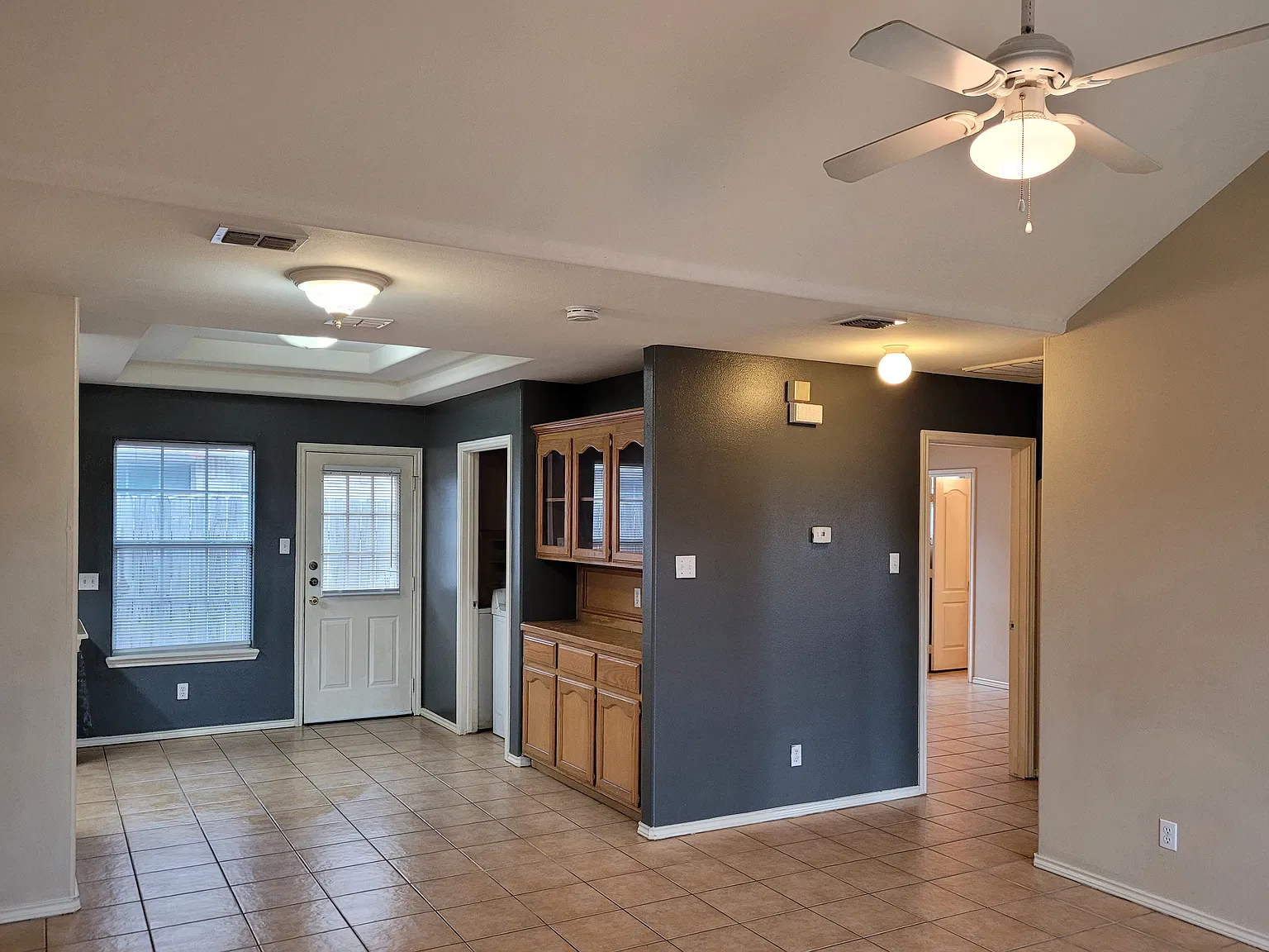 3 bed, 1274 sqft, $1,050 — Photo 2