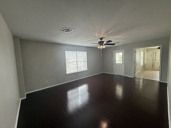 3rd image of 502 Constellation Dr