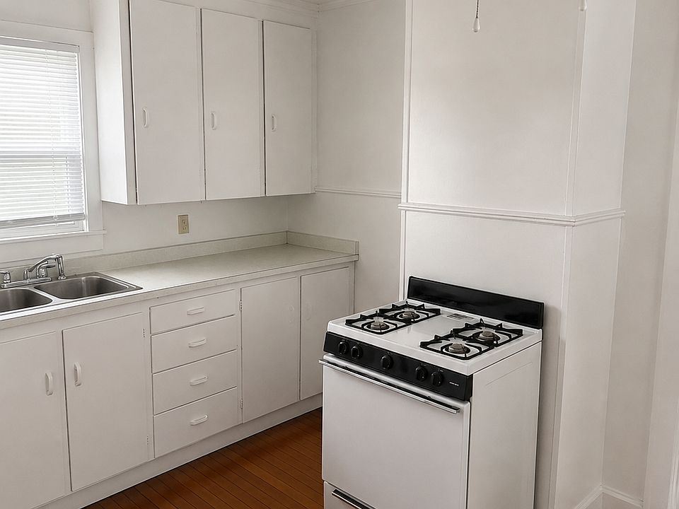1st image of 165 Brunswick St