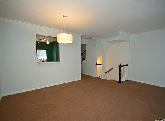 4th image of 9737 Blossom Hill Dr #85