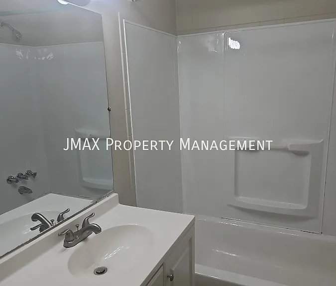 802 Westside Blvd NW #9 — Photo 4