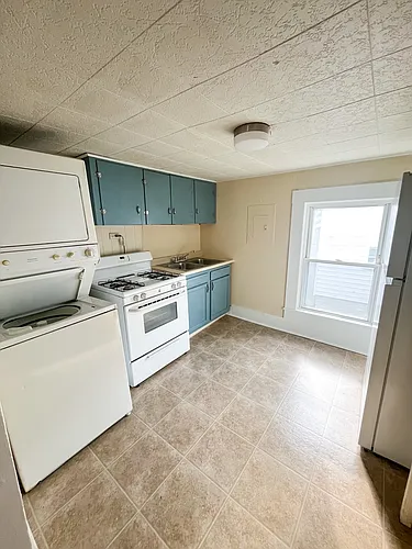 416 Coffeen St #2 Photo 1
