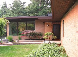 450 Hoffman Rd, Rochester, NY 14622